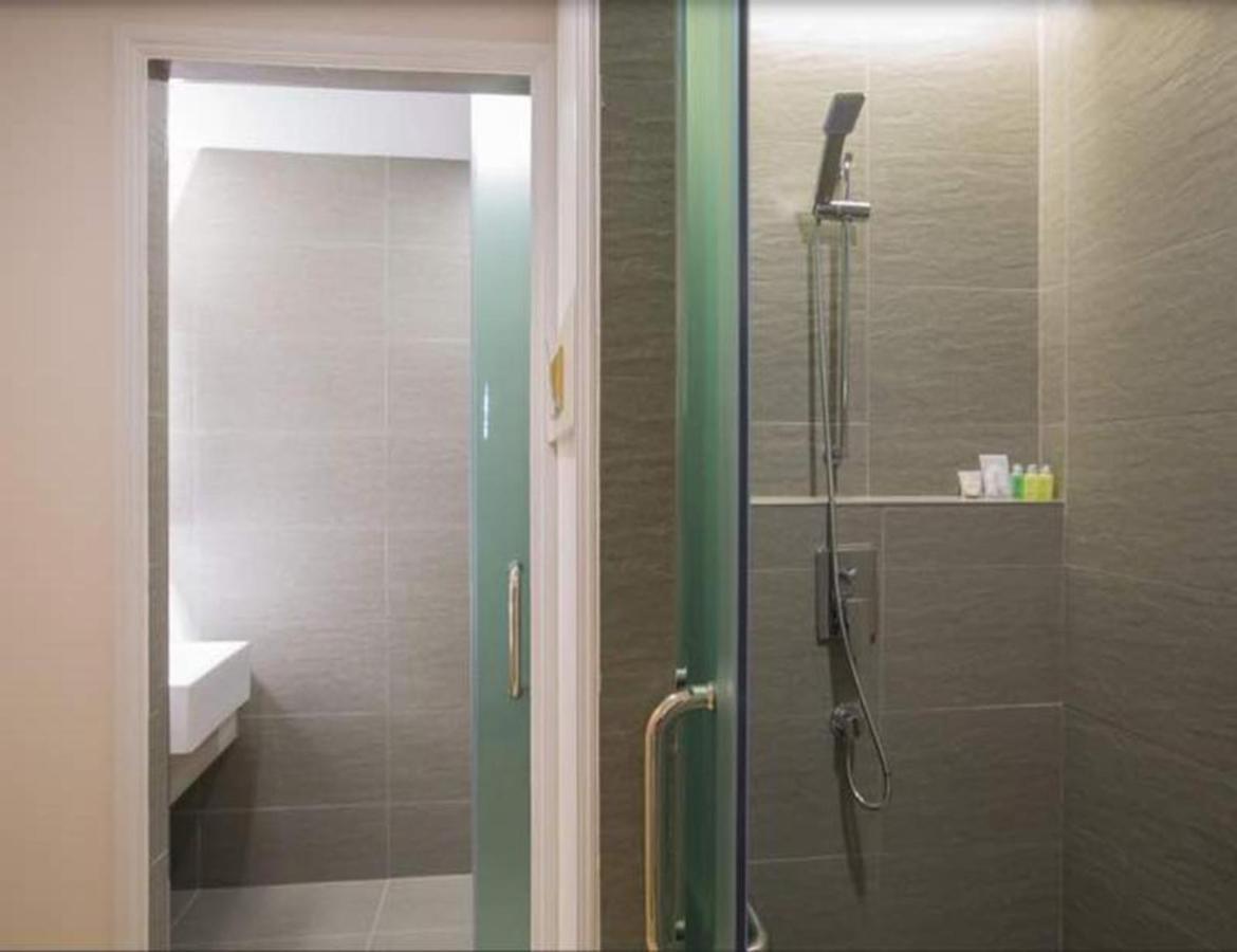 Minimalist Hotel Johor Bahru Kültér fotó