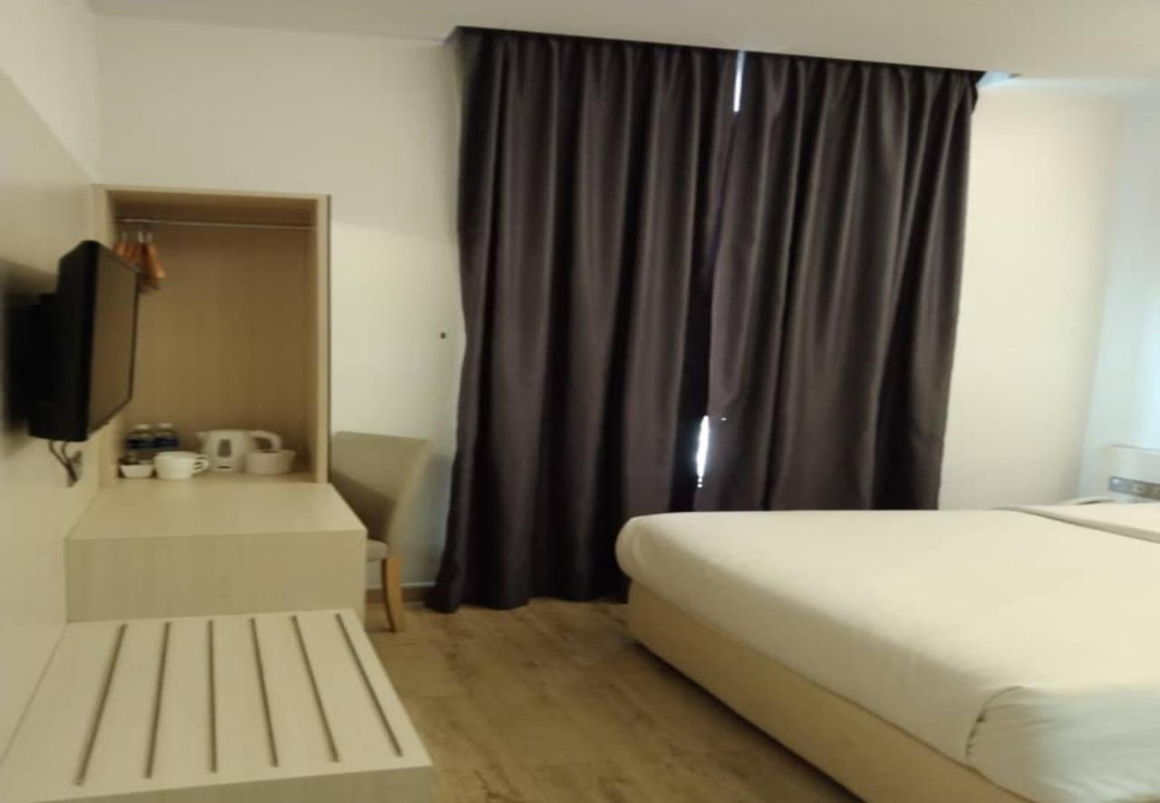 Minimalist Hotel Johor Bahru Kültér fotó