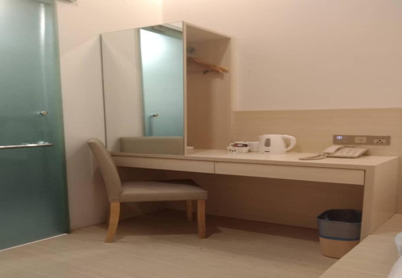 Minimalist Hotel Johor Bahru Kültér fotó