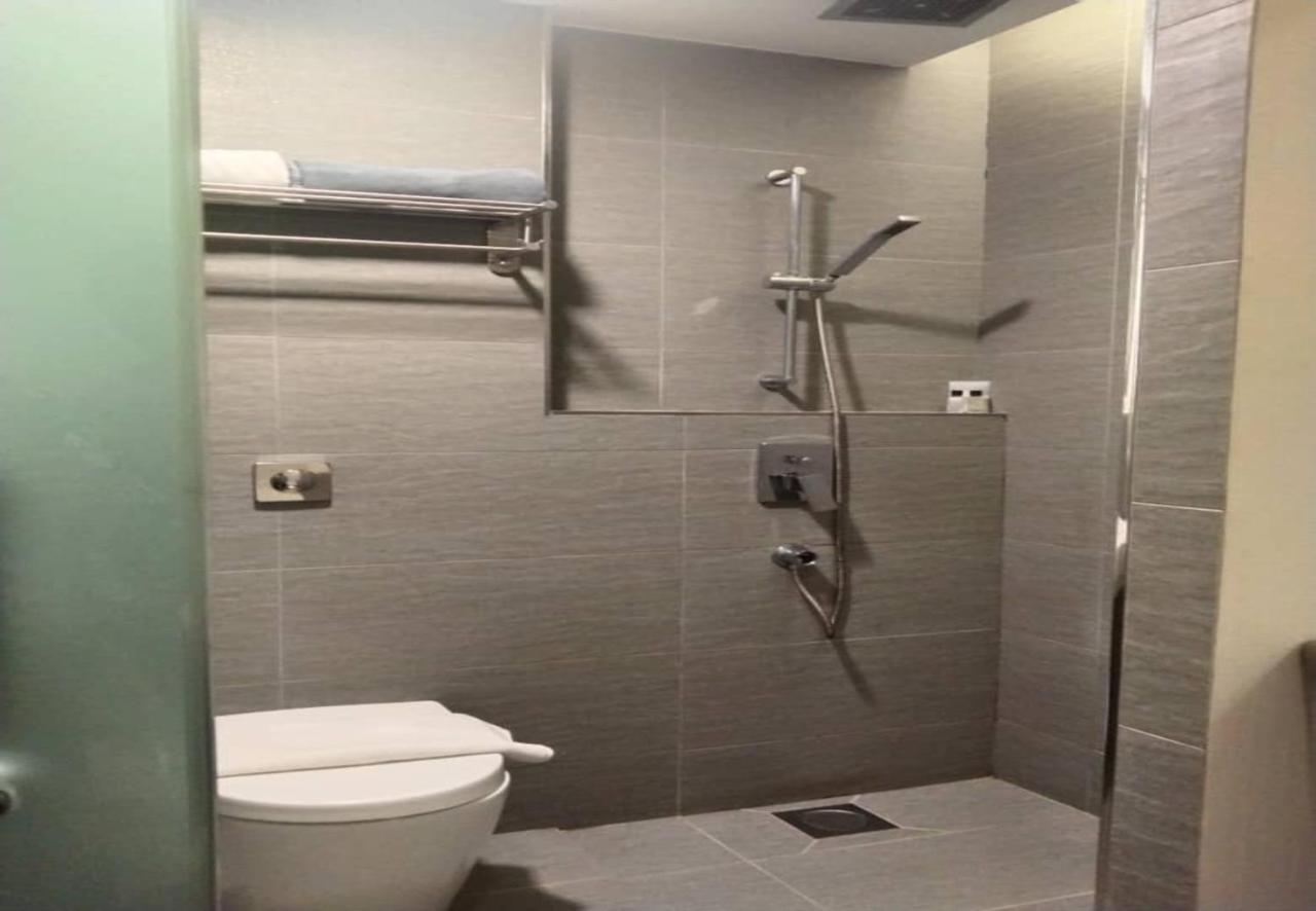 Minimalist Hotel Johor Bahru Kültér fotó